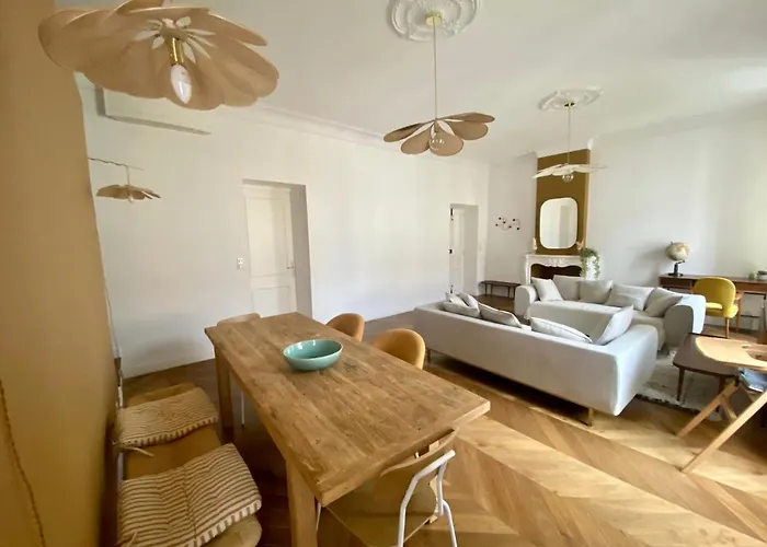 De Maitre T3 80m2 En Plein Centre. Apartment